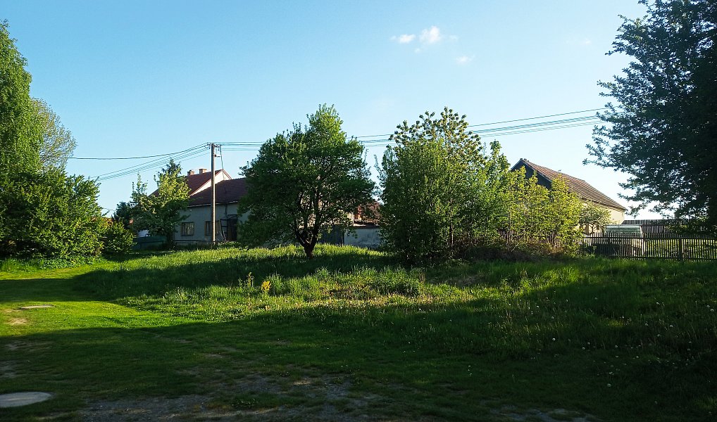 Prodej stavebního pozemku 457 m², Niva – náhled fotky 3