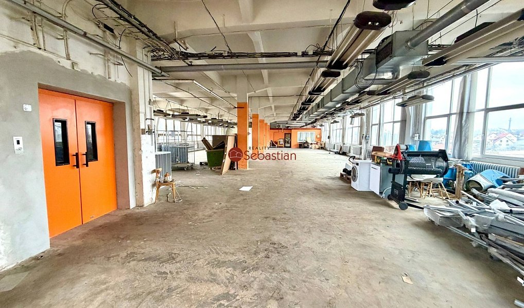 Pronájem kanceláře 1 000 m², Pelhřimov – náhled fotky 3