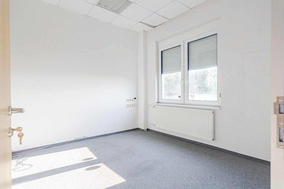 Pronájem kanceláře 30 m² – fotografie 4