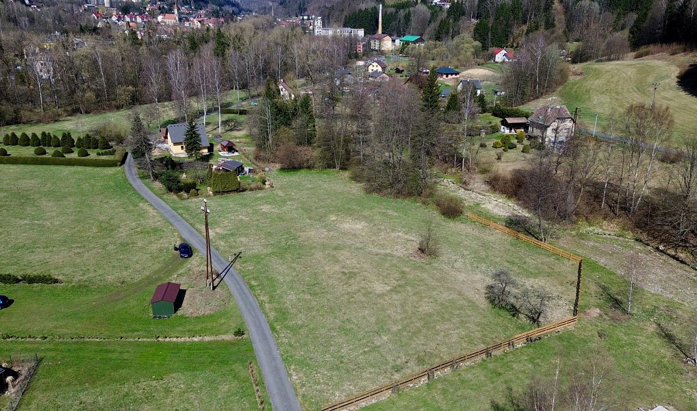 Prodej stavebního pozemku 3 072 m², Plavy – náhled fotky 2