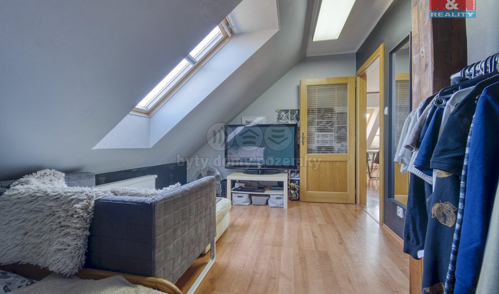 Prodej bytu 4+kk 100 m², Králův Dvůr – náhled fotky 12