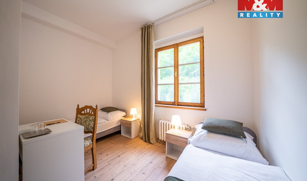 Prodej ubytovacího objektu 620 m², Mukařov – náhled fotky 16