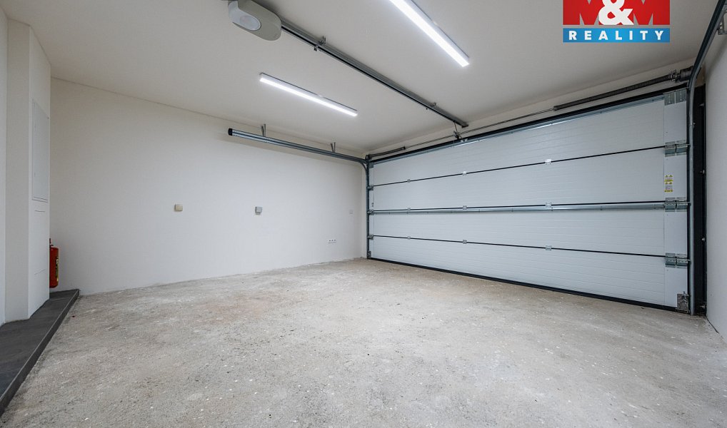 Prodej domu 219 m² s pozemkem 940 m², Velké Popovice – náhled fotky 15