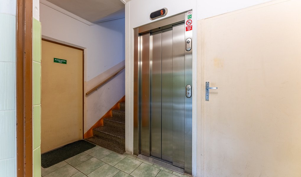 Prodej bytu 2+1 61 m², Praha – náhled fotky 23