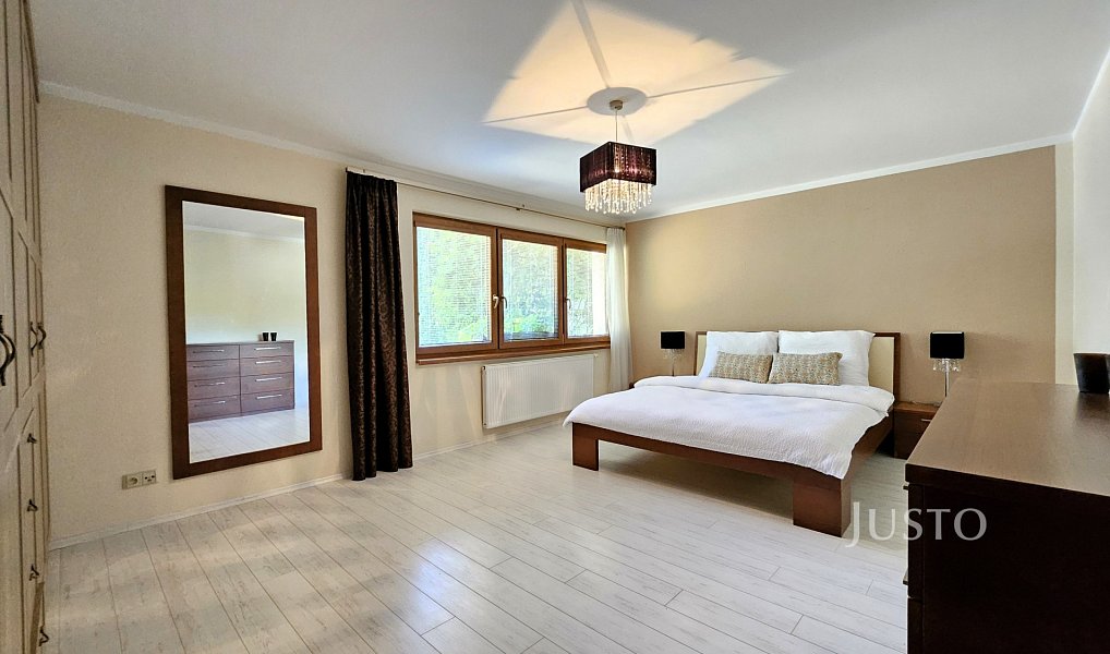 Prodej domu 322 m² s pozemkem 777 m², Písek – náhled fotky 14