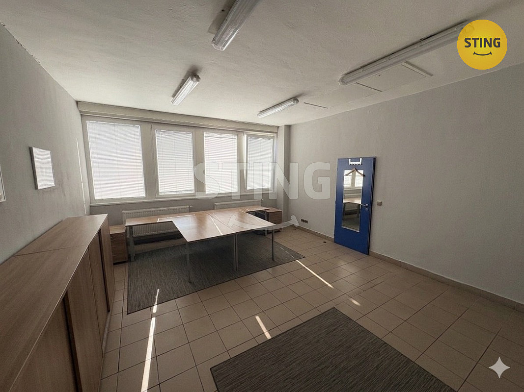Pronájem kanceláře 67 m² – pohled 4