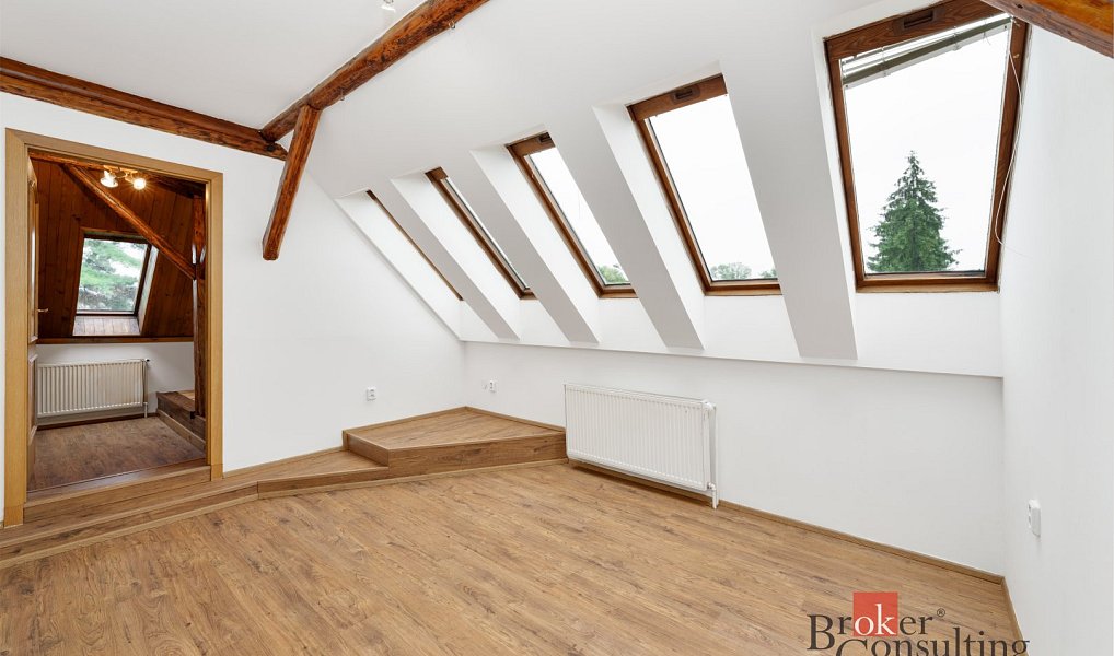 Prodej domu 1 000 m² s pozemkem 2 969 m², Hostivice – náhled fotky 22