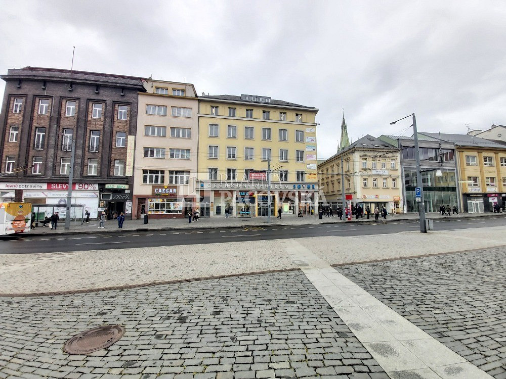 Pronájem kanceláře 136 m² – fotografie 2