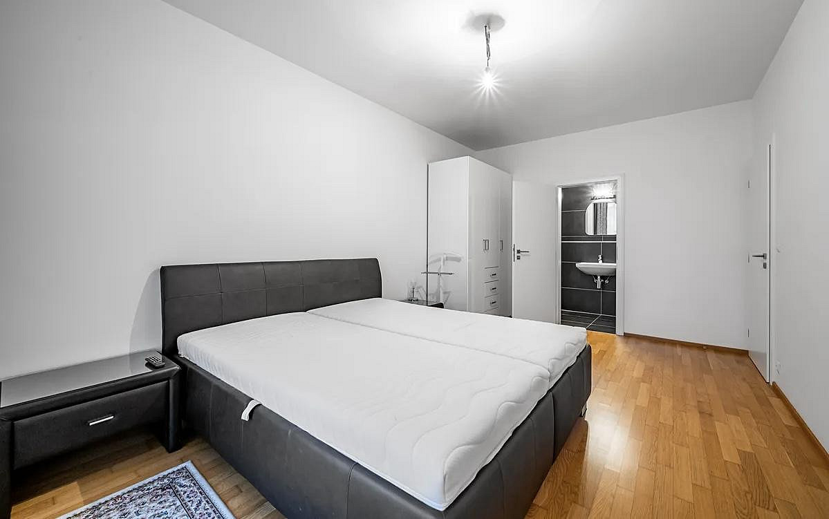 Pronájem bytu 3+kk 91 m² — photo 4