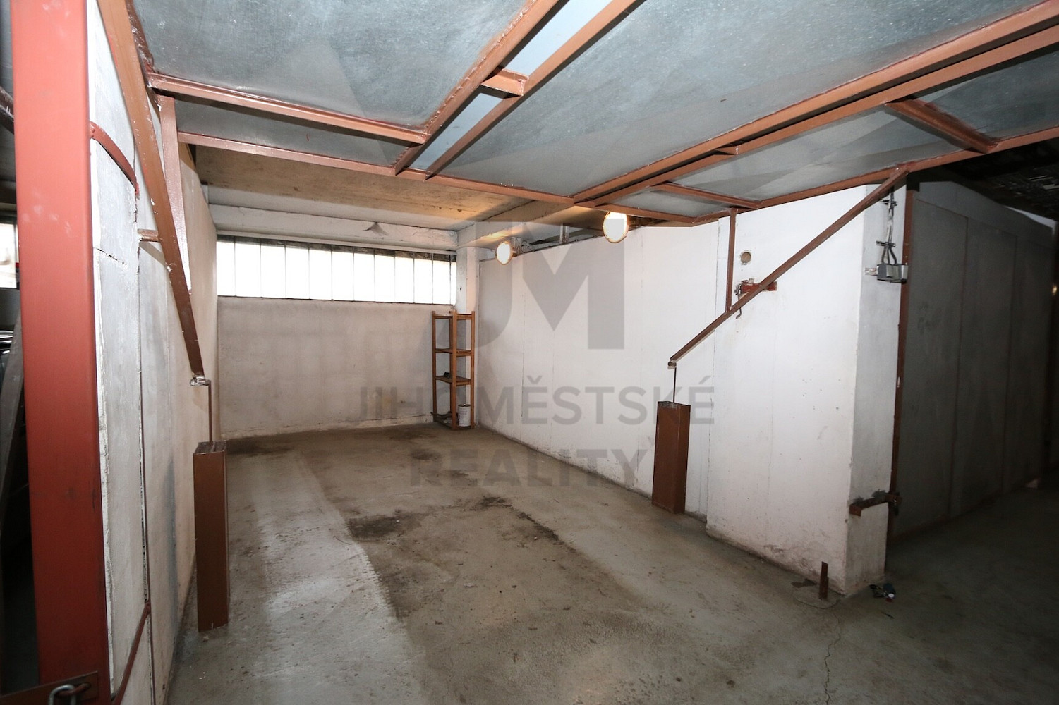 Prodej garáže 15 m² Praha, Hviezdoslavova