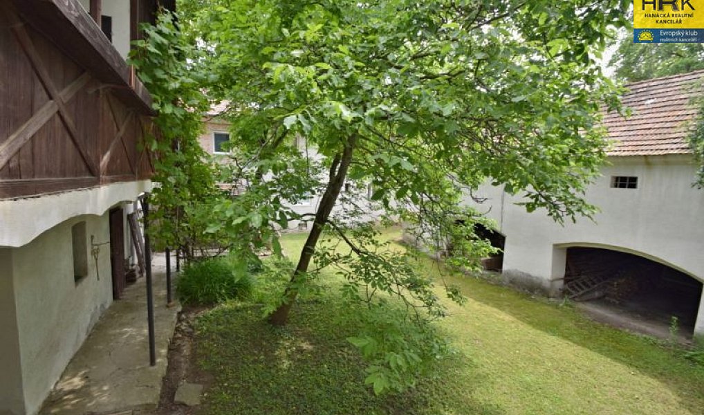 Prodej domu 300 m² s pozemkem 3 106 m², Mostkovice – náhled fotky 27