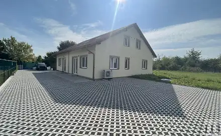 Prodej bytu 5+kk 128 m², Spojovací, Postřižín, okres Mělník