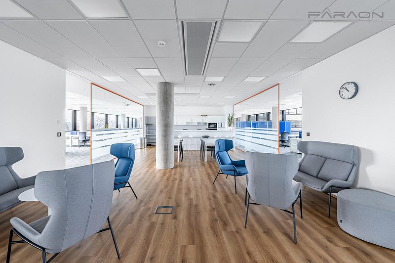 Pronájem kanceláře 800 m² – fotografie 3