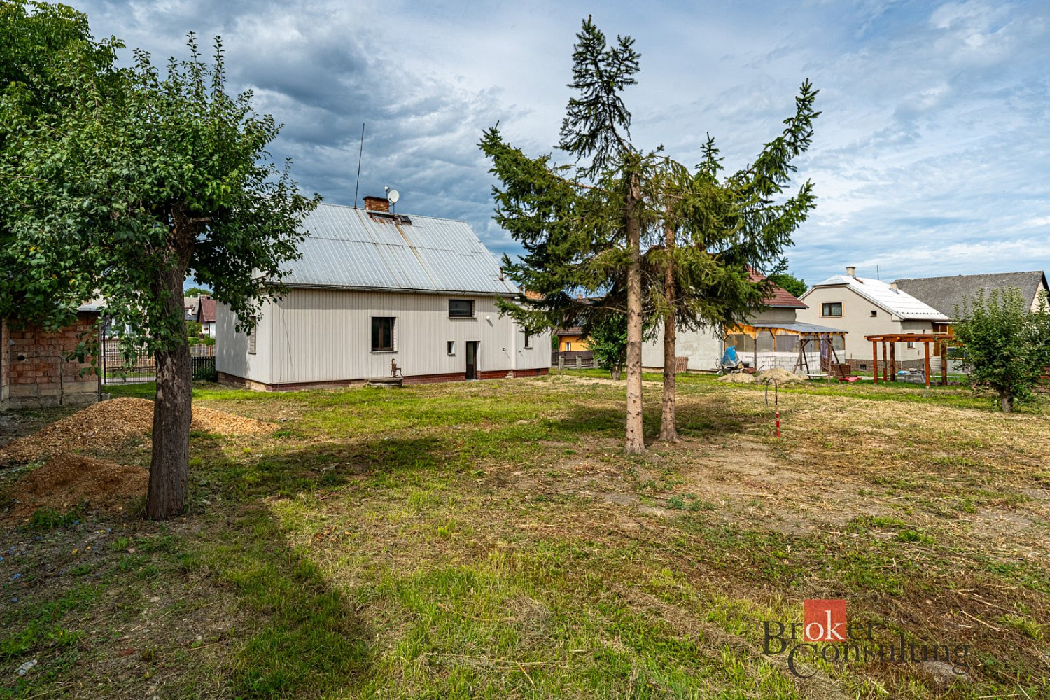 Prodej domu 151 m² s pozemkem 1 025 m² – fotografie 2