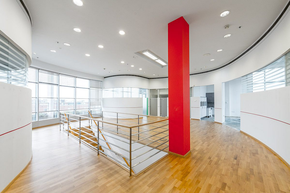 Pronájem kanceláře 1 092 m² – fotografie 2