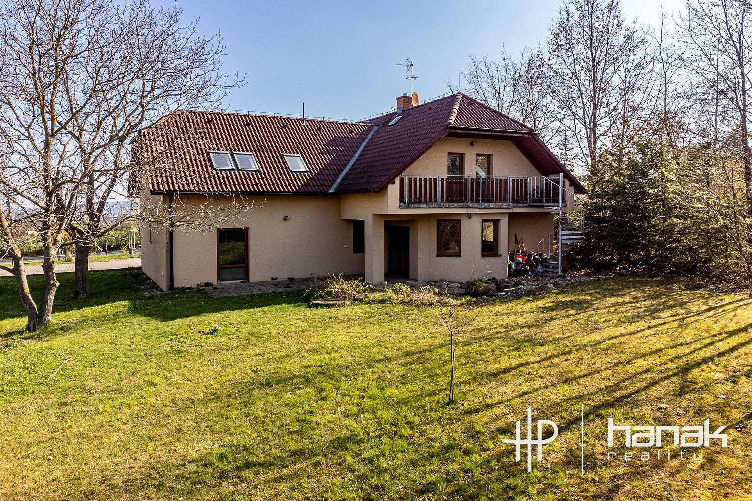 Prodej domu 259 m² s pozemkem 2 016 m² – fotografie 2