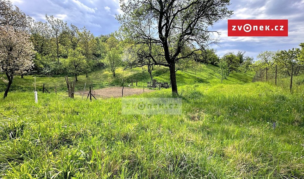 Prodej zahrady 852 m², Halenkovice – fotka 1 z 11