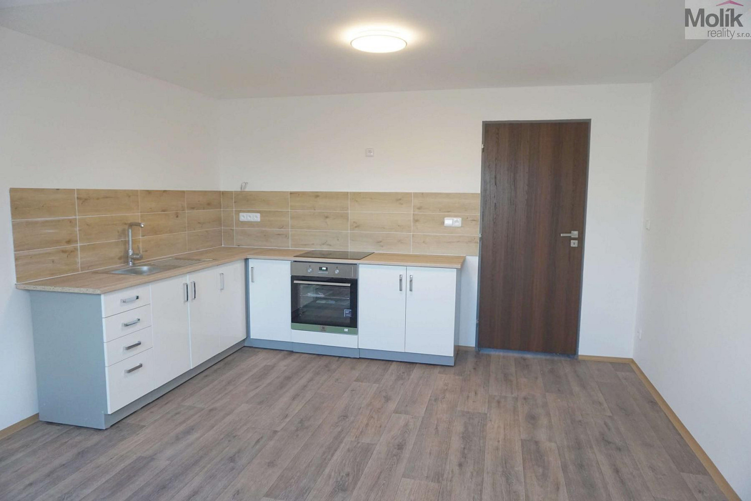 Pronájem bytu 4+kk 70 m² – fotografie 2