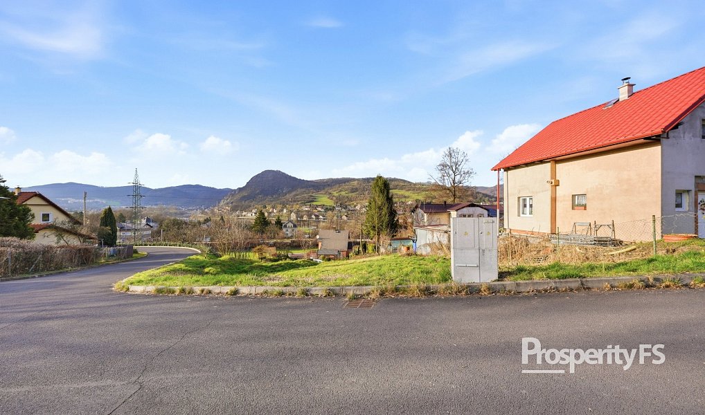 Prodej stavebního pozemku 728 m², Velké Březno – náhled fotky 10