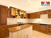 Prodej domu 280�m2 s pozemkem 798�m2