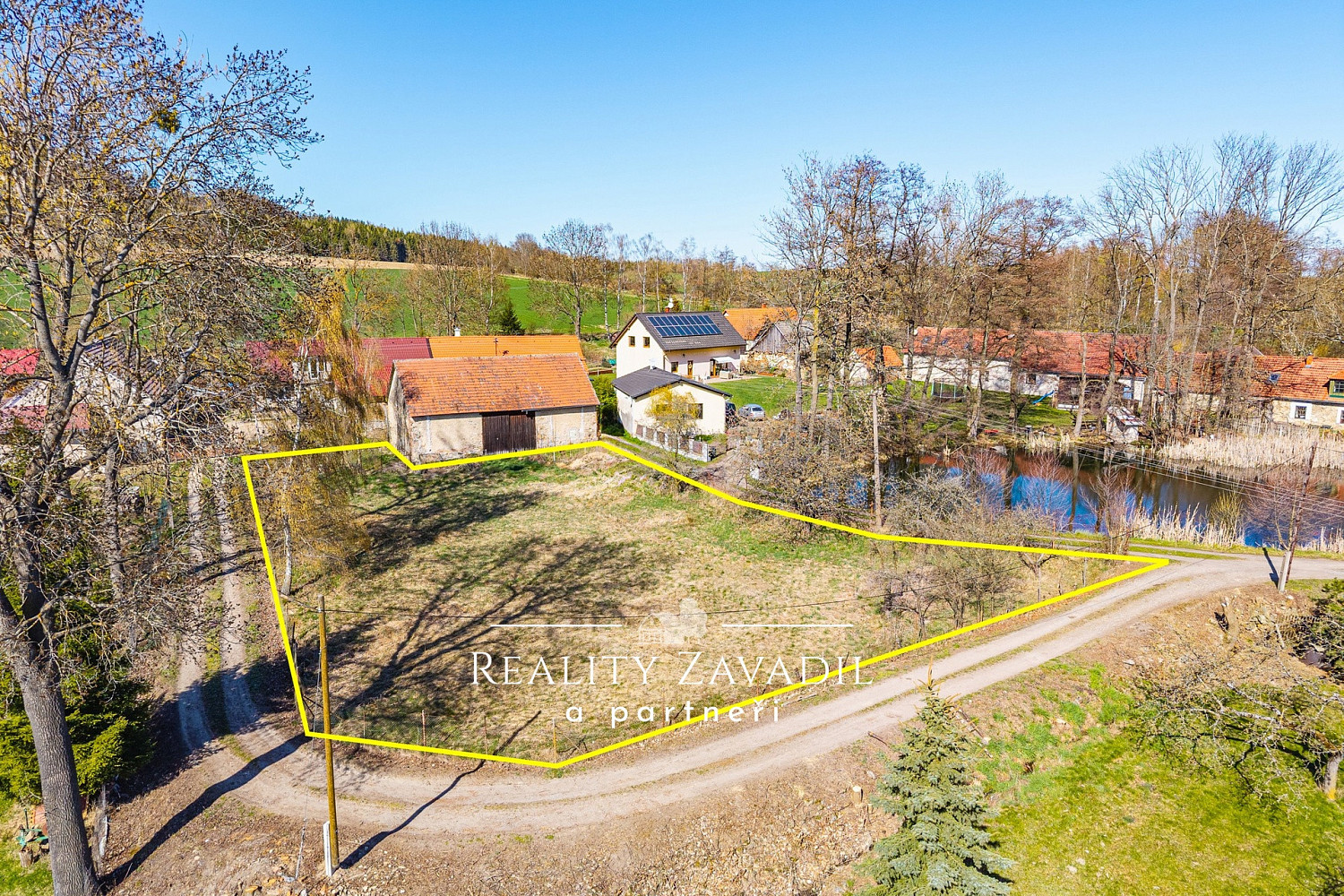 Prodej stavebního pozemku 1 230 m²