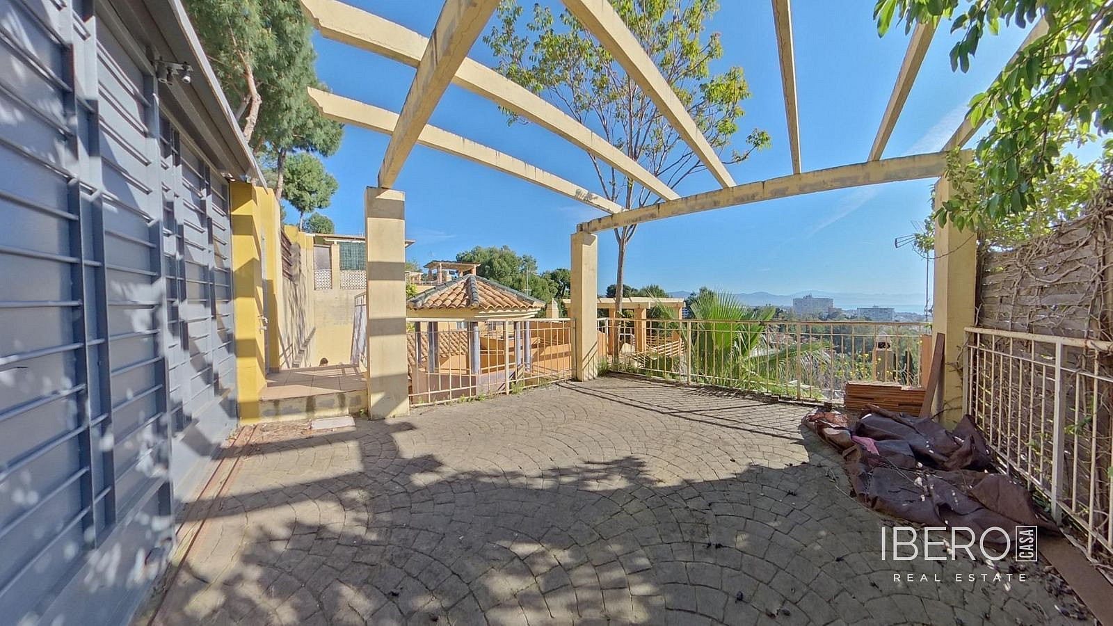 Prodej domu 297 m² s pozemkem 621 m² — photo 2