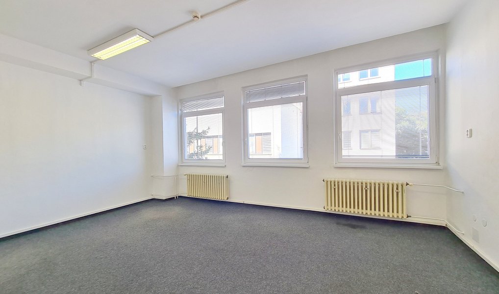 Pronájem kanceláře 250 m², Jihlava – náhled fotky 3