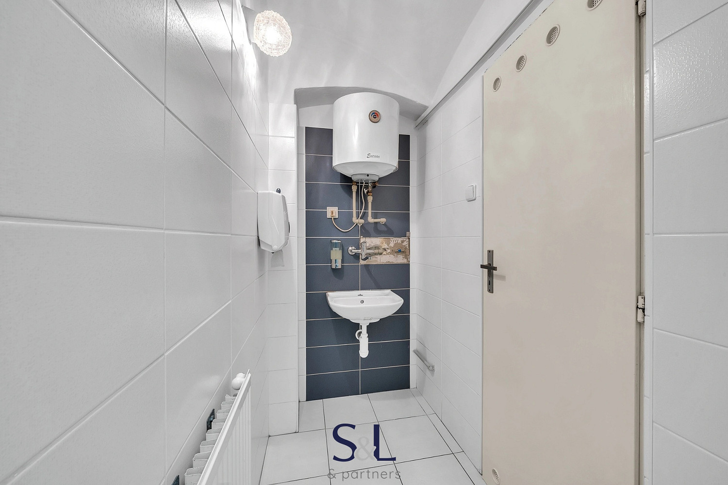 Pronájem kanceláře 332 m² – pohled 5