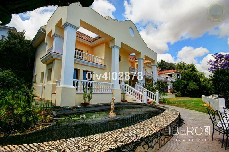 Prodej domu 658 m² s pozemkem 2 780 m²