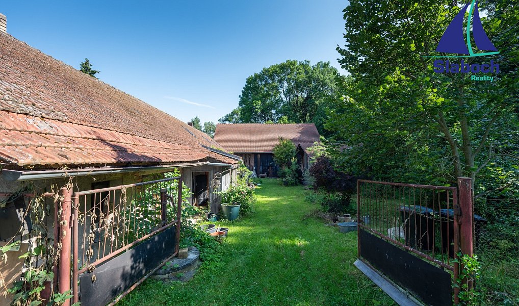 Prodej domu 285 m² s pozemkem 7 546 m², Krupá – náhled fotky 18