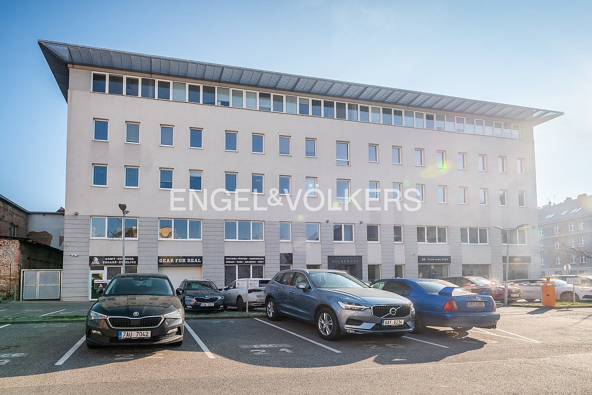 Pronájem kanceláře 197 m²