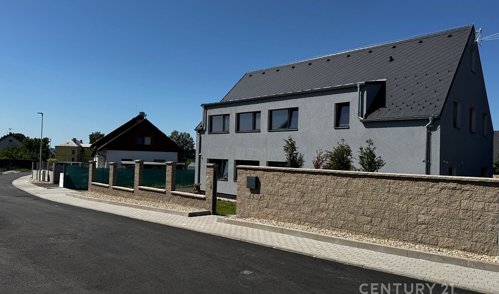Prodej domu 256 m² s pozemkem 905 m², Čtveřín – náhled fotky 2