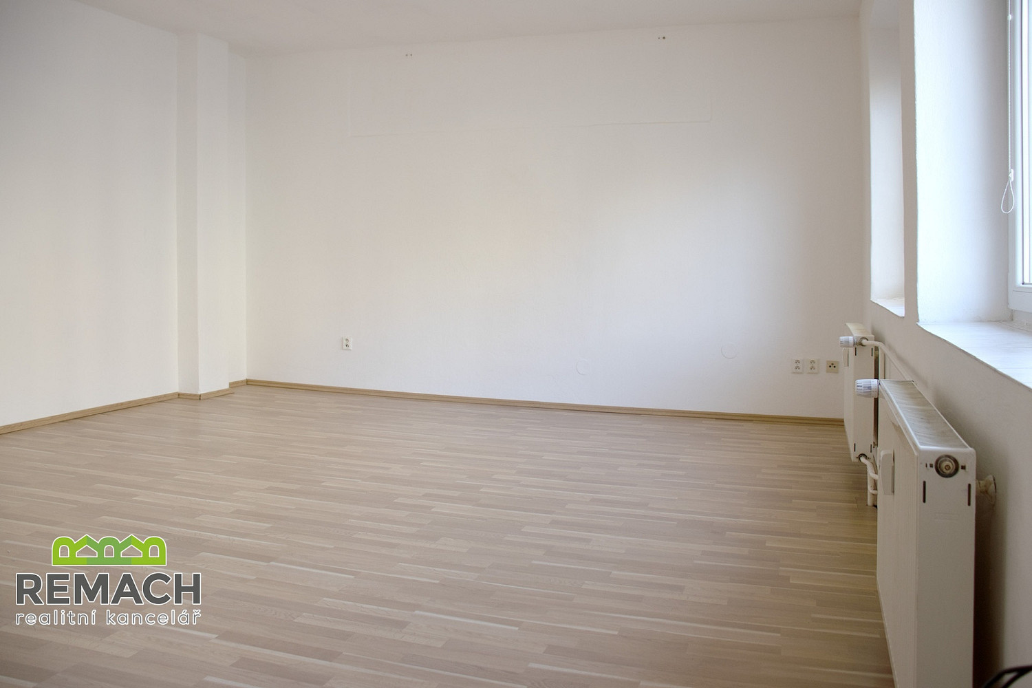 Pronájem bytu 1+kk 38 m² – fotografie 4