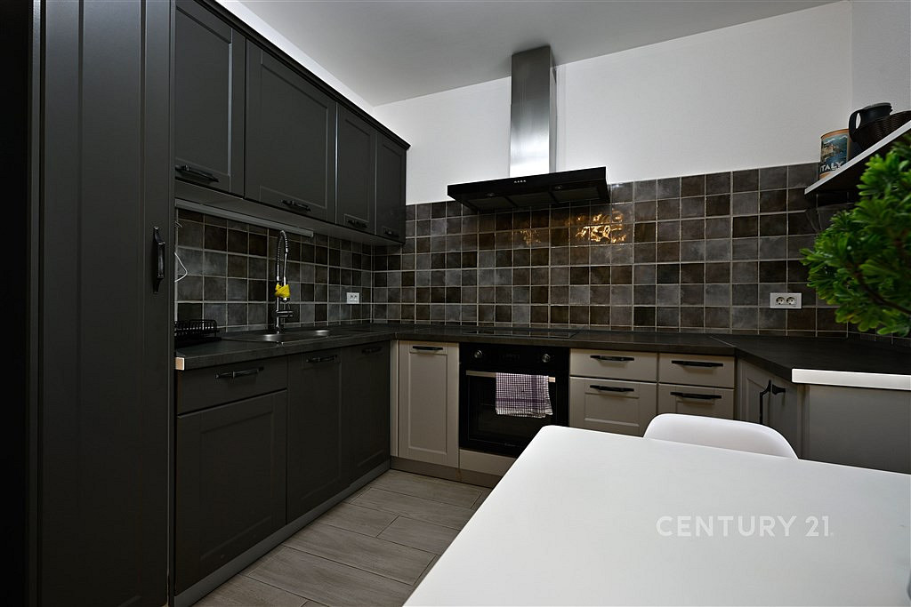 Prodej domu 160 m² s pozemkem 300 m² - Widok 5