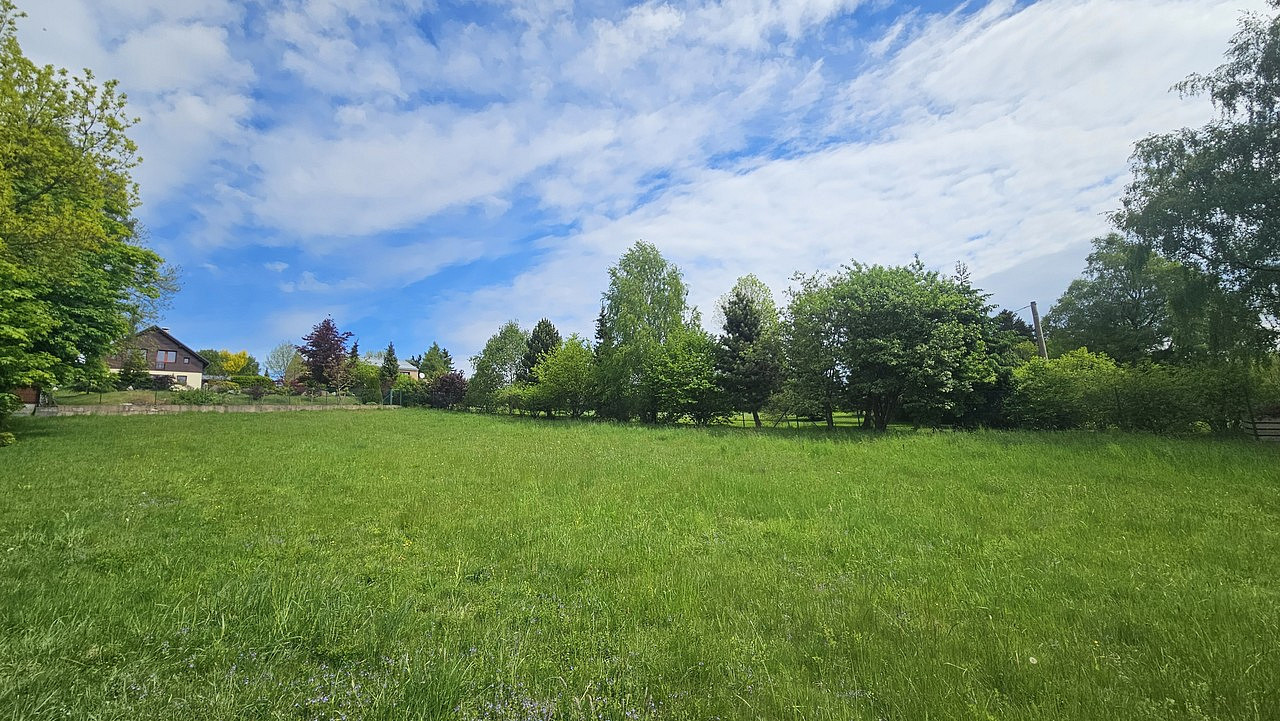 Prodej stavebního pozemku 2 075 m² – fotografie 3