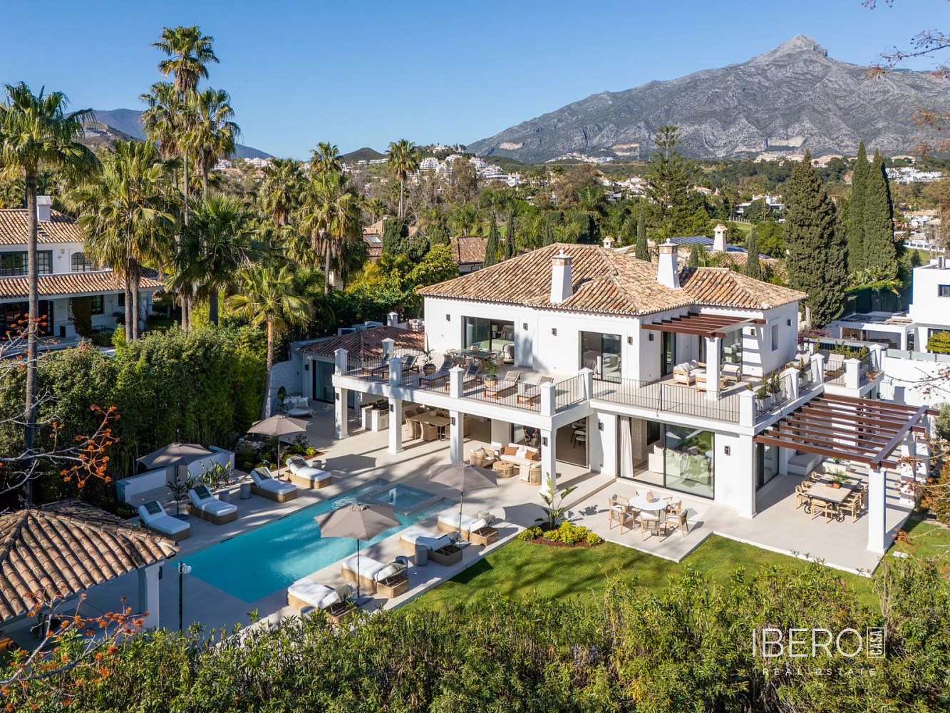 Prodej domu 455 m² s pozemkem 1 125 m², Nueva Andalucía