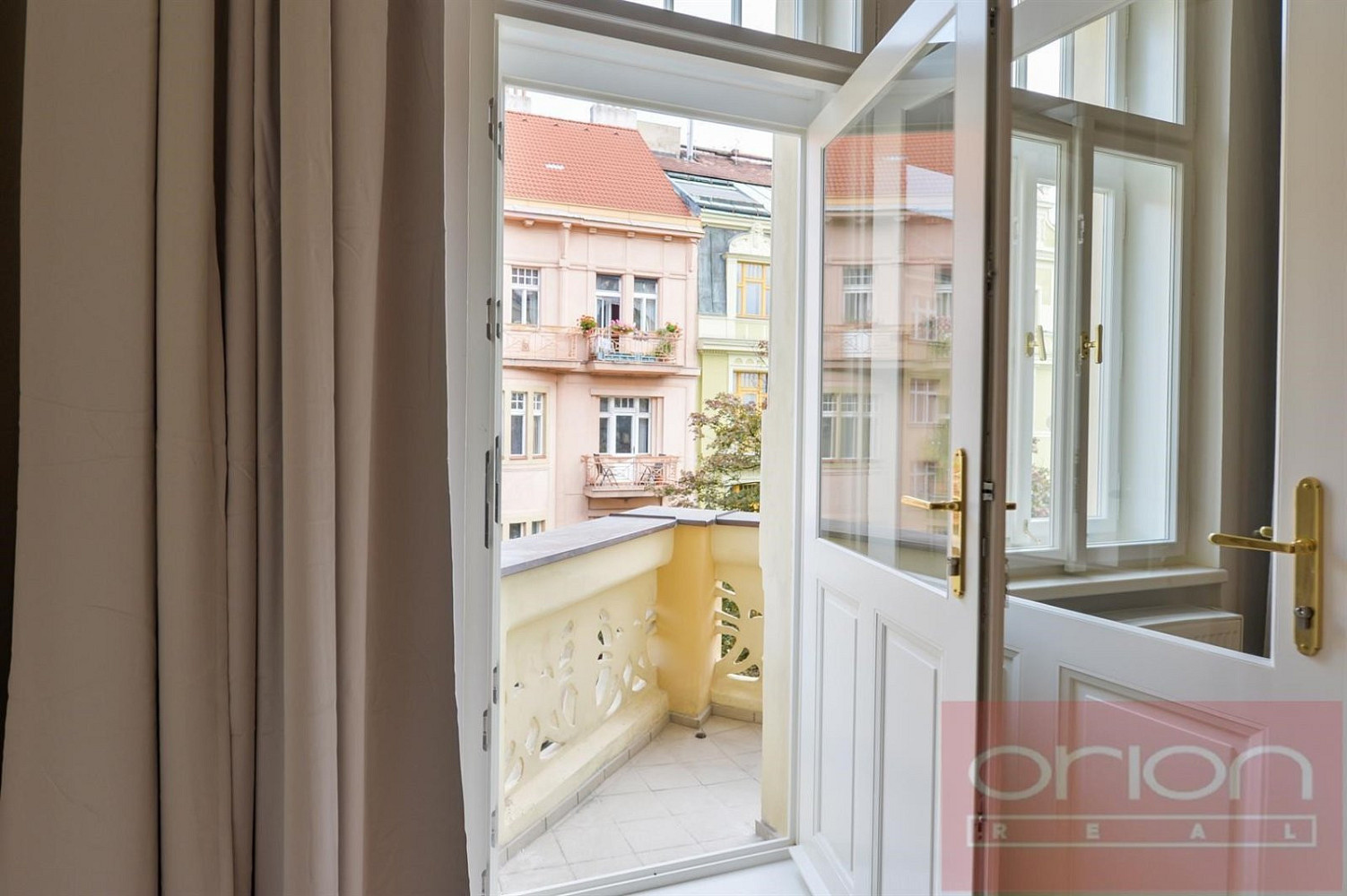 Pronájem bytu 3+kk 93 m² – fotografie 2