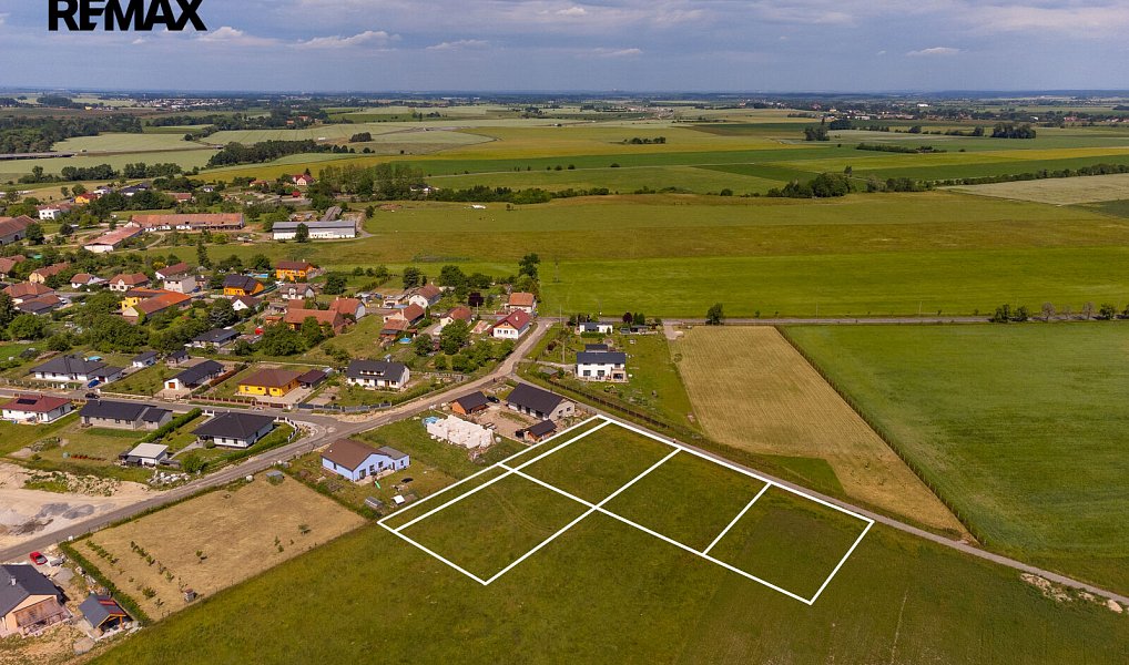 Prodej stavebního pozemku 4 264 m², Uhersko – náhled fotky 2