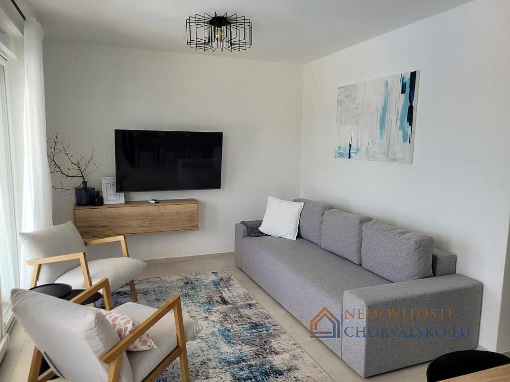 Prodej domu 132 m² s pozemkem 999 m² - Altro