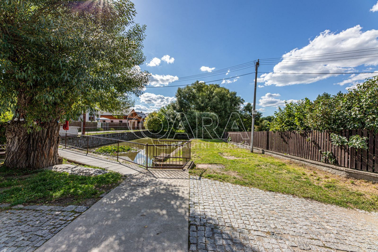 Prodej stavebního pozemku 2 624 m² – další