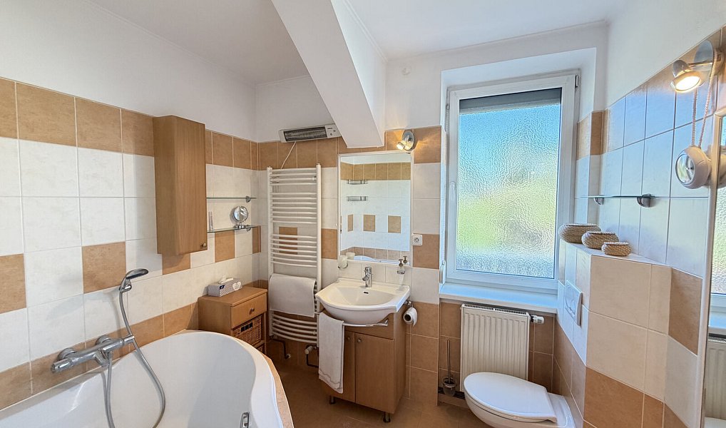 Prodej domu 185 m² s pozemkem 460 m², Kosmonosy – náhled fotky 2