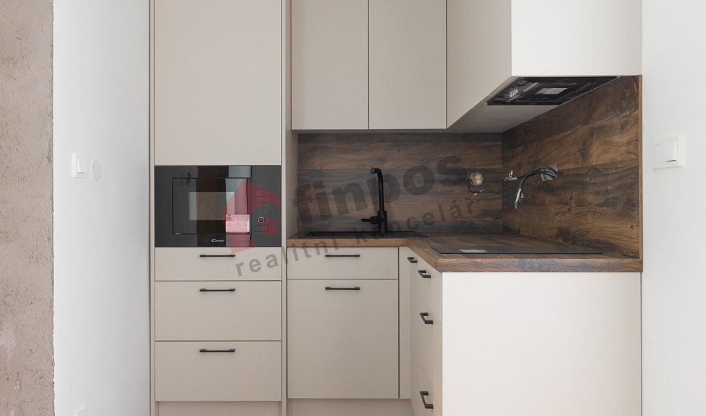 Prodej bytu 2+1 37 m², Benecko – náhled fotky 3