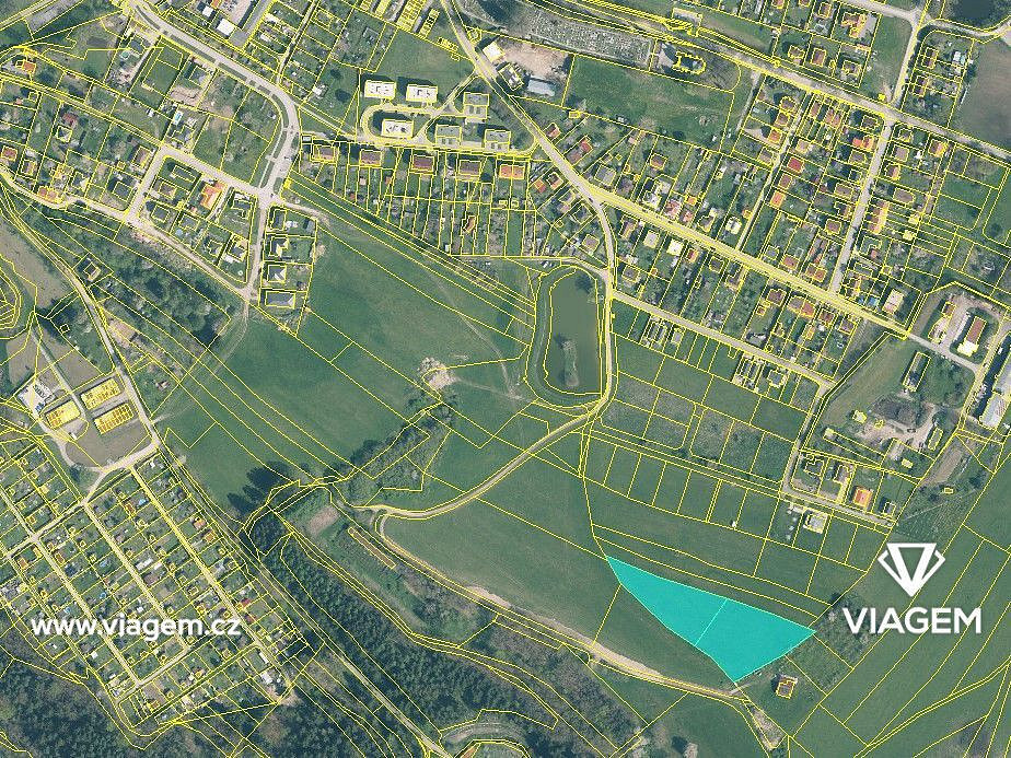 Prodej stavebního pozemku 1 305 m² – fotografie 3