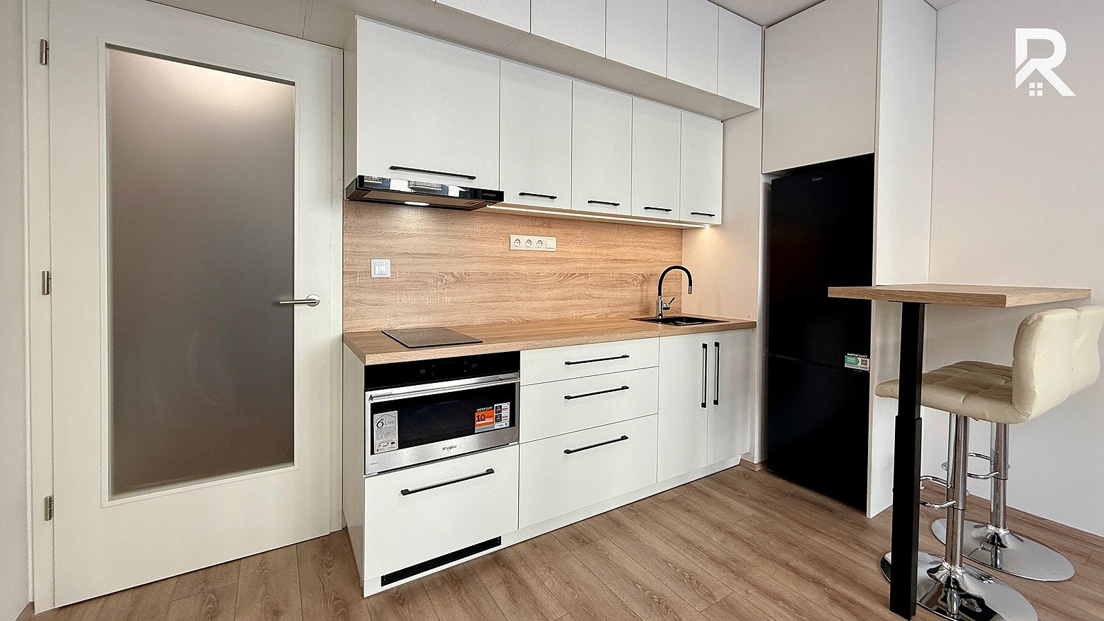 Pronájem bytu 1+kk 27 m² – pohled 5