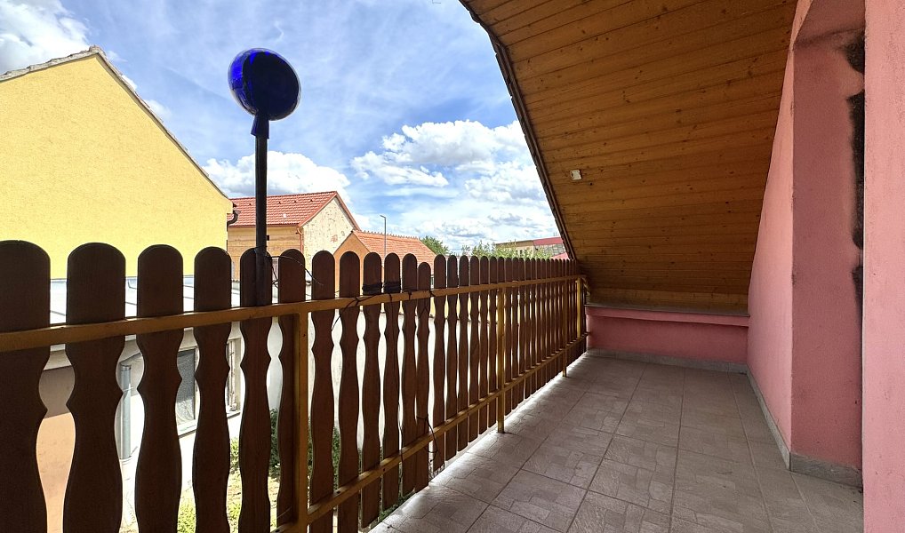 Prodej domu 140 m² s pozemkem 217 m², Kuchařovice – náhled fotky 2