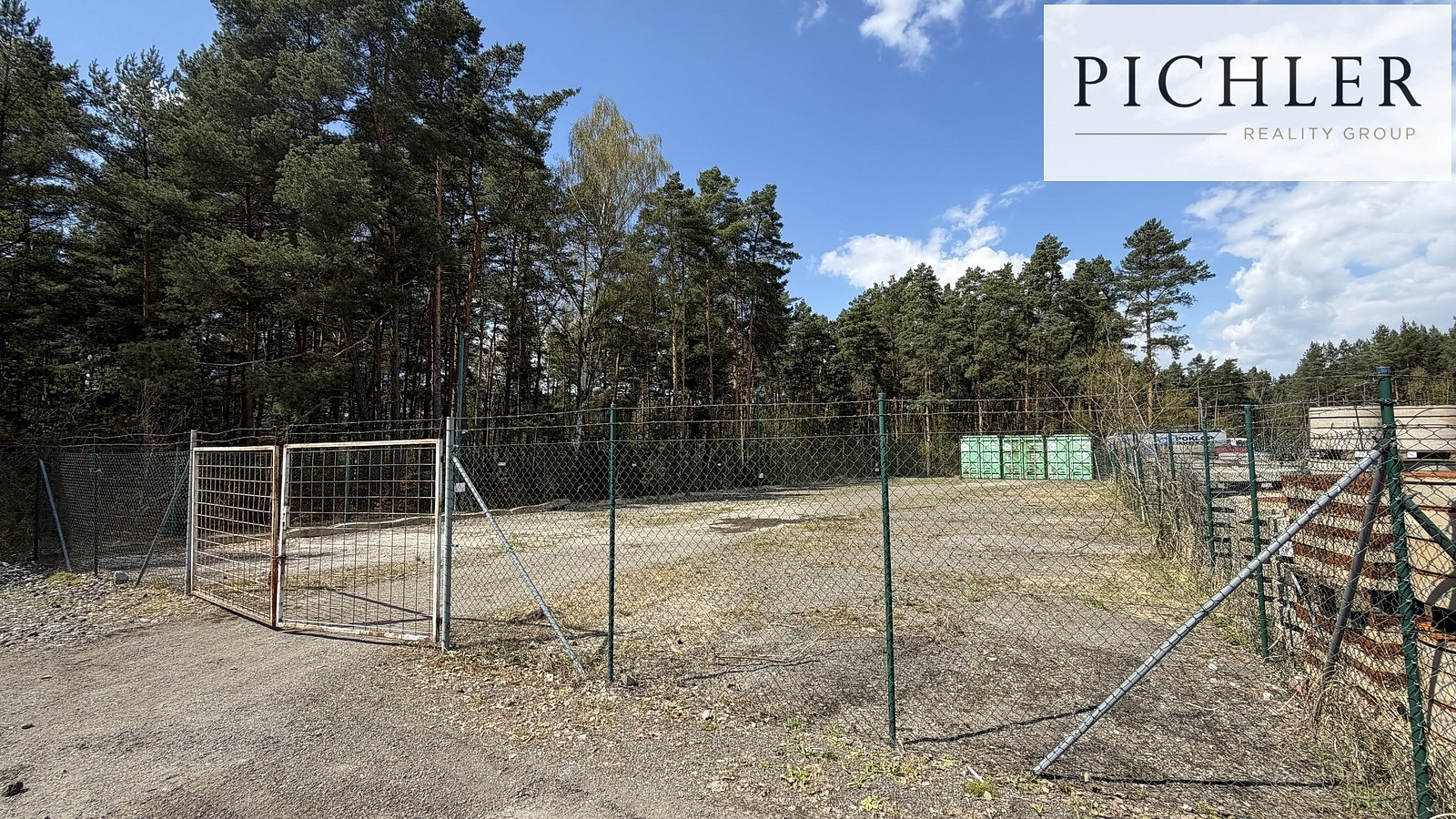Pronájem pozemku 800 m²