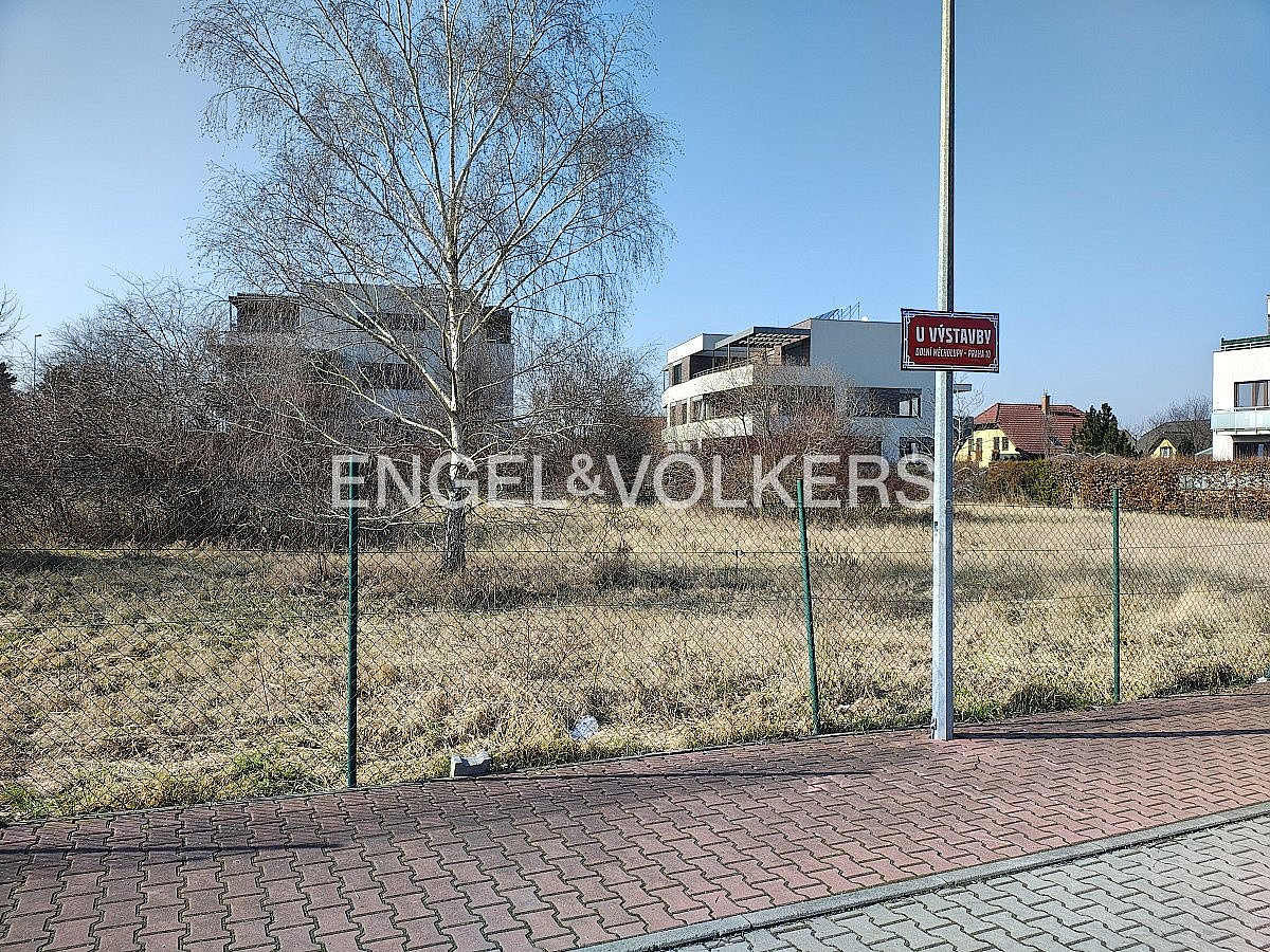 Prodej stavebního pozemku 727 m² – fotografie 2