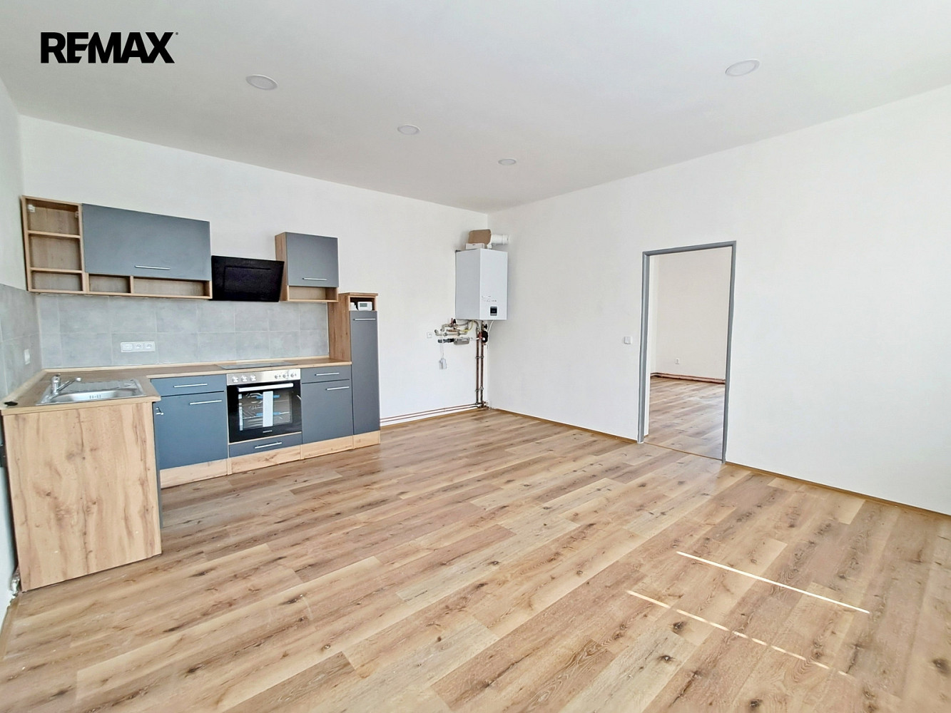 Pronájem bytu 2+kk 48 m² — photo 2