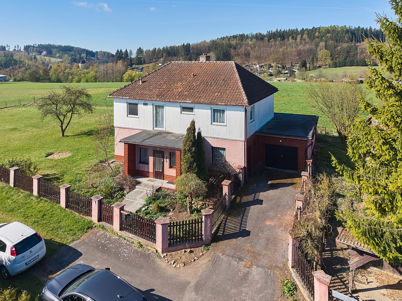 Prodej domu 240 m² s pozemkem 2 173 m²