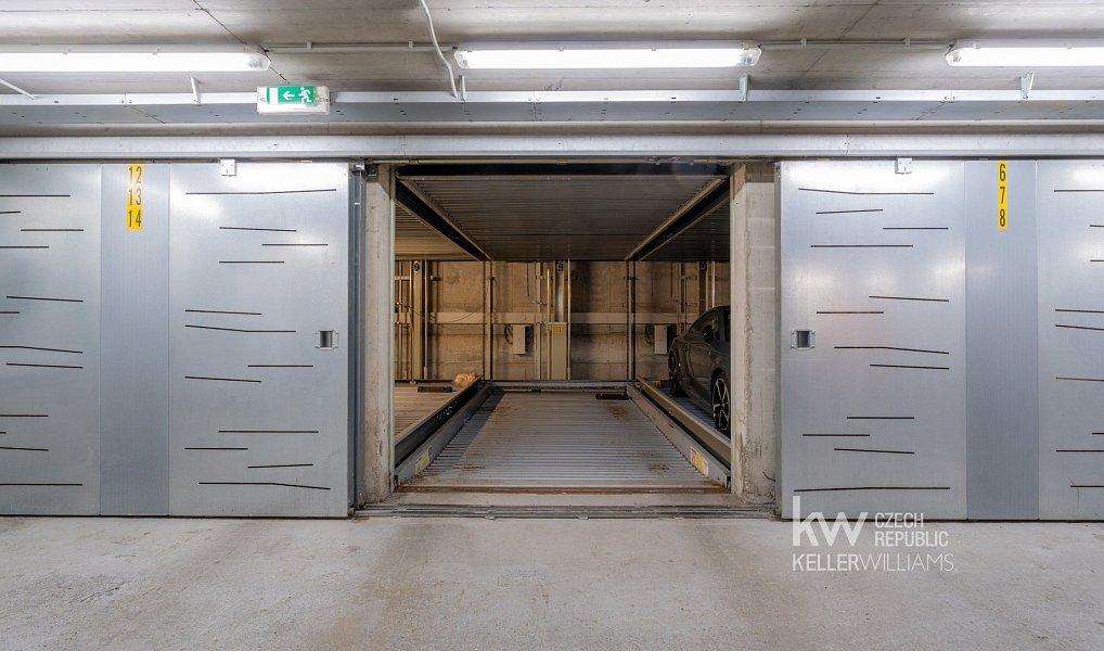 Pronájem garážového stání 11 m2, Praha – náhled fotky 4